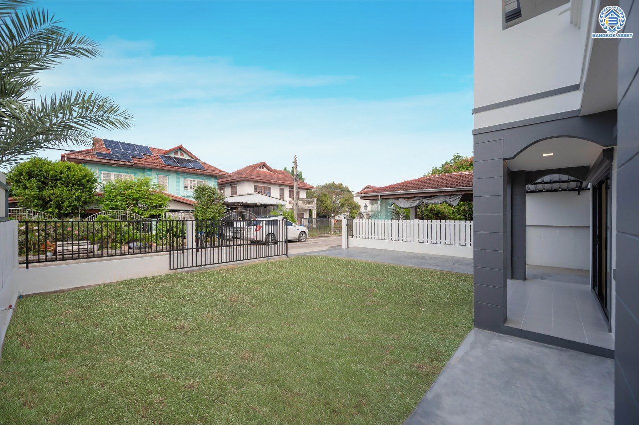 บ้านมือสองตกแต่งใหม่ โครงการ มณียา3 รัตนาธิเบศร์-ท่าอิฐ แบรนด์ Property Perfect หลังใหญ่ เนื้อที่ 61.3 ตร.ว. ฟังก์ชันครบ 3 ห้องนอน 2 ห้องน้ำ 1 ห้องอเนกประสงค์ 3 ที่จอดรถ บนทำเลเชื่อมต่อถนนรัตนาธิเบศร์ และถนนราชพฤกษ์ ใจกลาง 2 เซ็นทรัลฯ ใกล้ MRT "สถานีบางรักน้อยท่าอิฐ" และทางด่วน "งามวงศ์วาน"